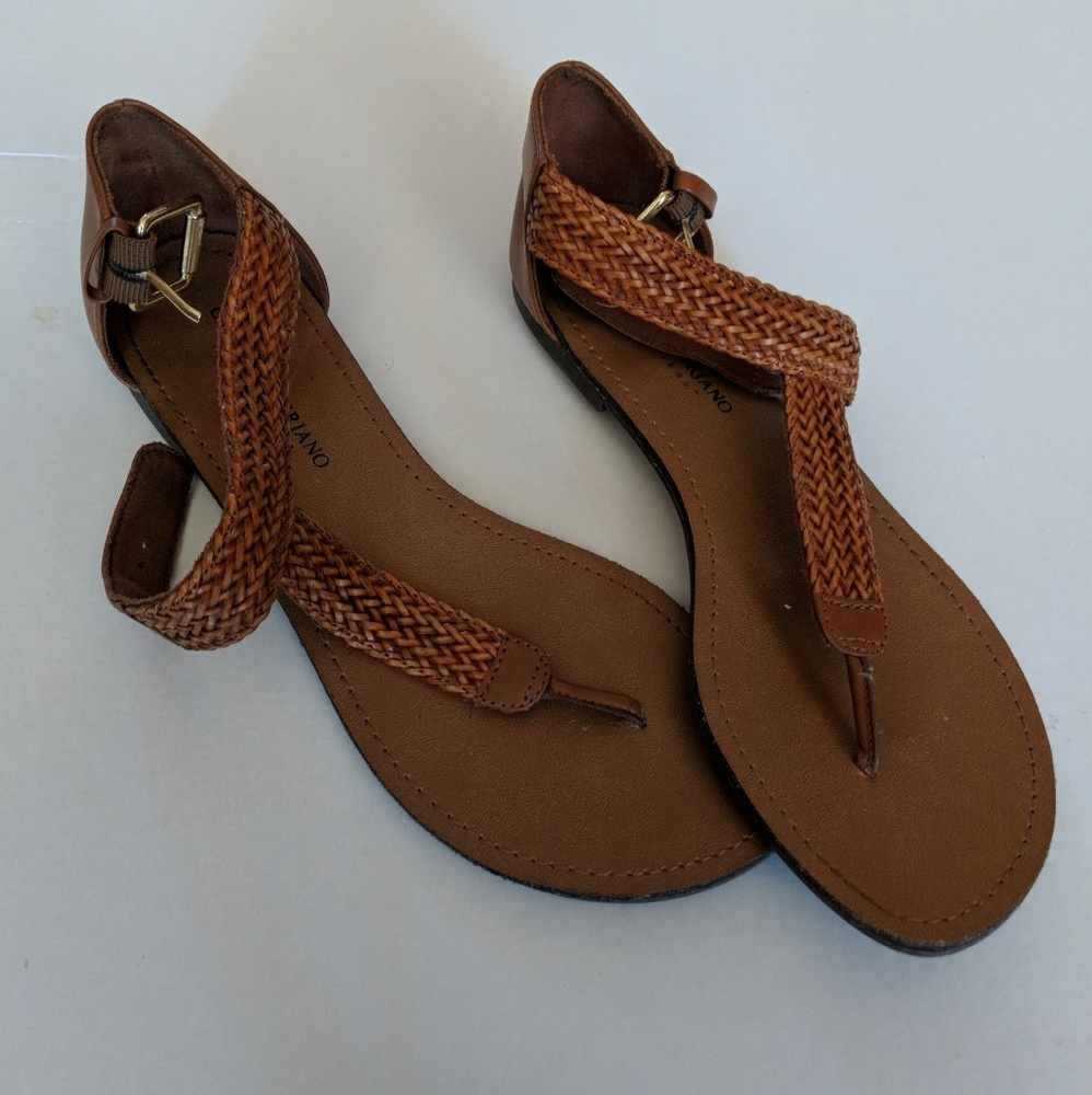 Brown sandals! Cute for summer